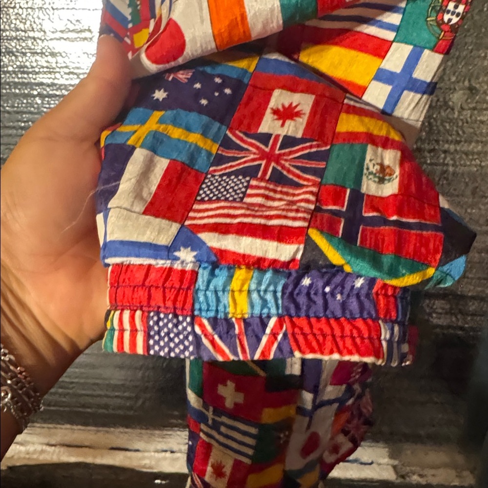 Vintage World Flags Print Jacket By Solare Sporta 100% Nylon Shell & Polyester. - Picture 4 of 8